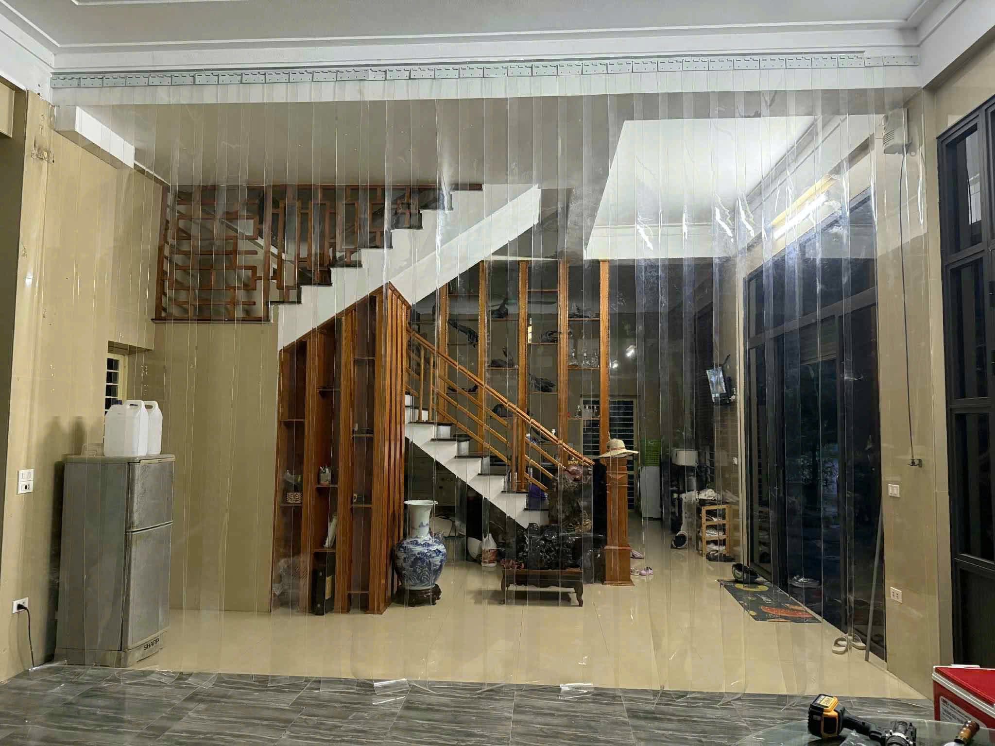 Thi công rèm nhựa ngăn lạnh Thanh Hoá, bảo hành chính hãng 1 năm
